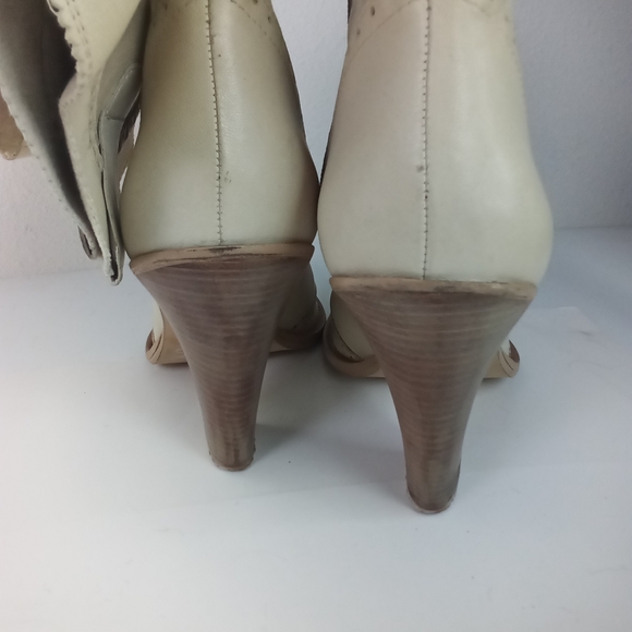 BCBG Women's Fancy Leather Heeled Western Boots Cream Floral Detail - Picture 7 of 7
